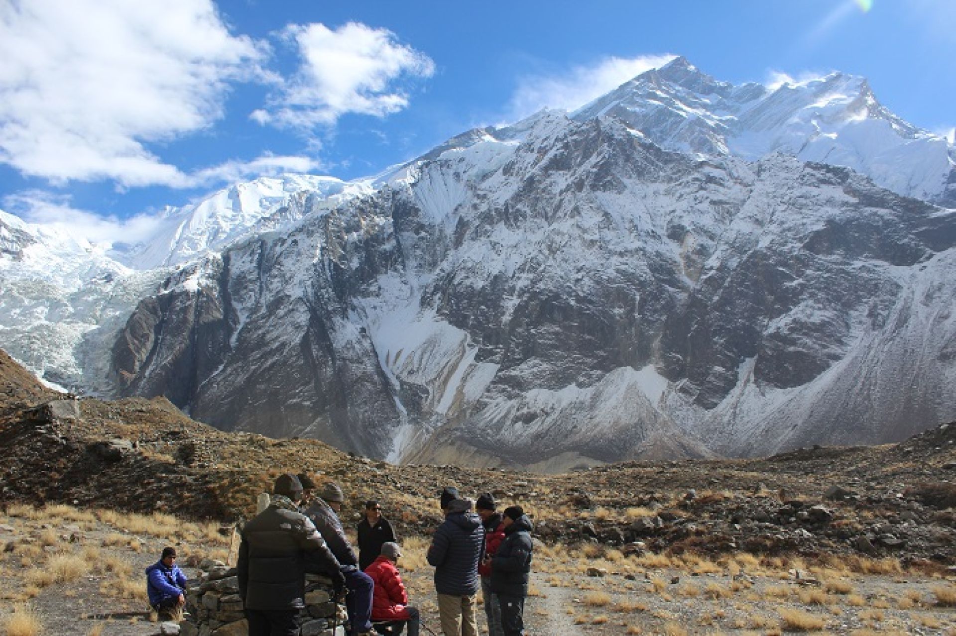 पूर्वाधारको पर्खाइमा जेठो हिमालको आधार शिविर  
